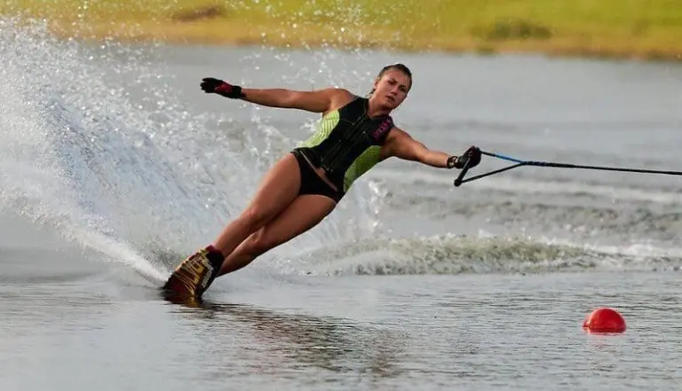 wakeboarding vs water skiing