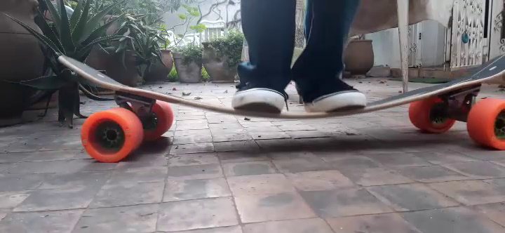 Negrita Vaciar la basura Gobernador How Much Flex Should A Longboard Have? (Stiff vs Flexy)