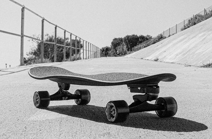 Carver Ghostnet 31″: A Surfskate Made From Fishing Nets